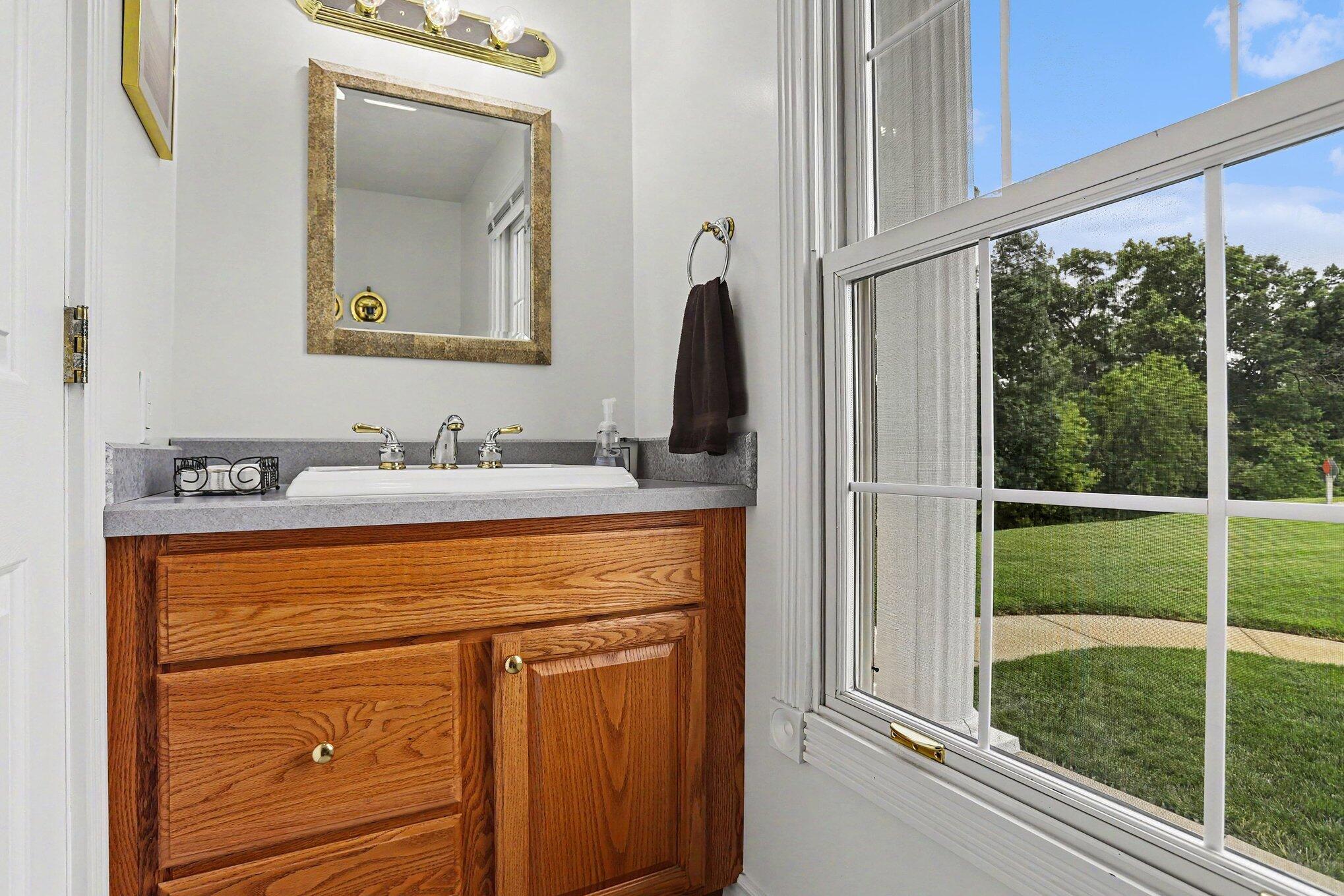 31 East Suttons Ridge Battle Creek, MI 49014 - Photo 8 of 28 008_file_2047