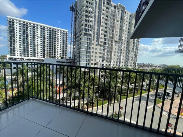 $3,100 | 5252 Northwest 85th Avenue, Unit 303, Doral, FL 33166
