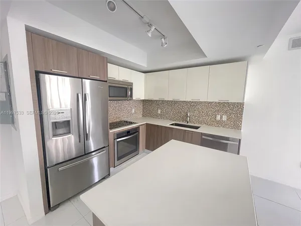 $3,100 | 5252 Northwest 85th Avenue, Unit 303, Doral, FL 33166