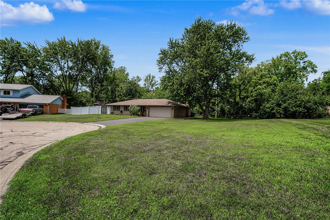7481 Mohawk Trail Road Dayton, OH 45459 - Photo 4 of 37