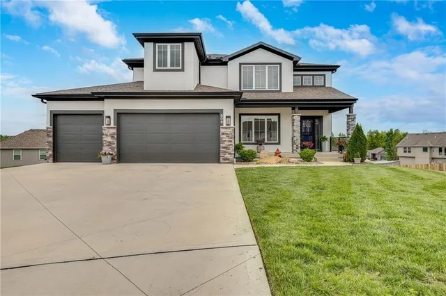 $549,000 | 809 Maple Street, Lone Jack, MO 64070