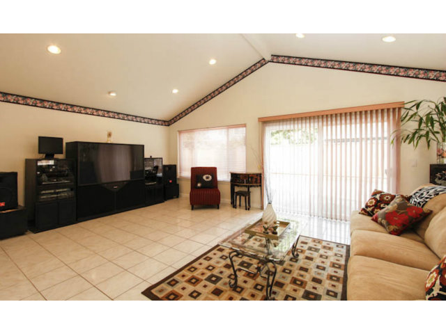 4525 Roderigo Court Fremont, CA 94555 - Photo 8 of 17 Gallery Image 8