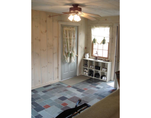 44 Breakneck Road Sturbridge, MA 01566 - Photo 4 of 28