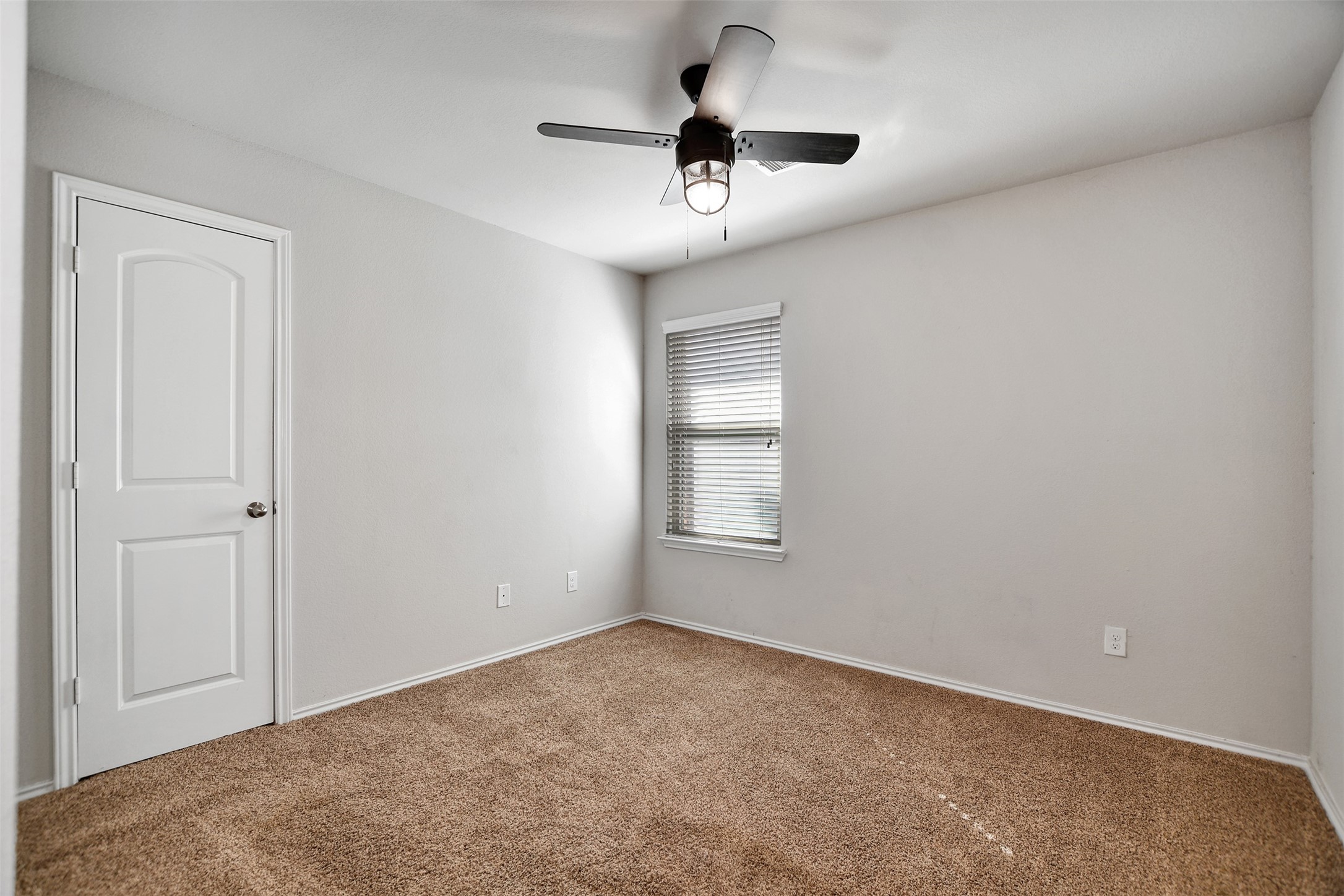 1022 Rancho Grande Drive Channelview, TX 77530 - Photo 29 of 36 a view of an empty room and a window