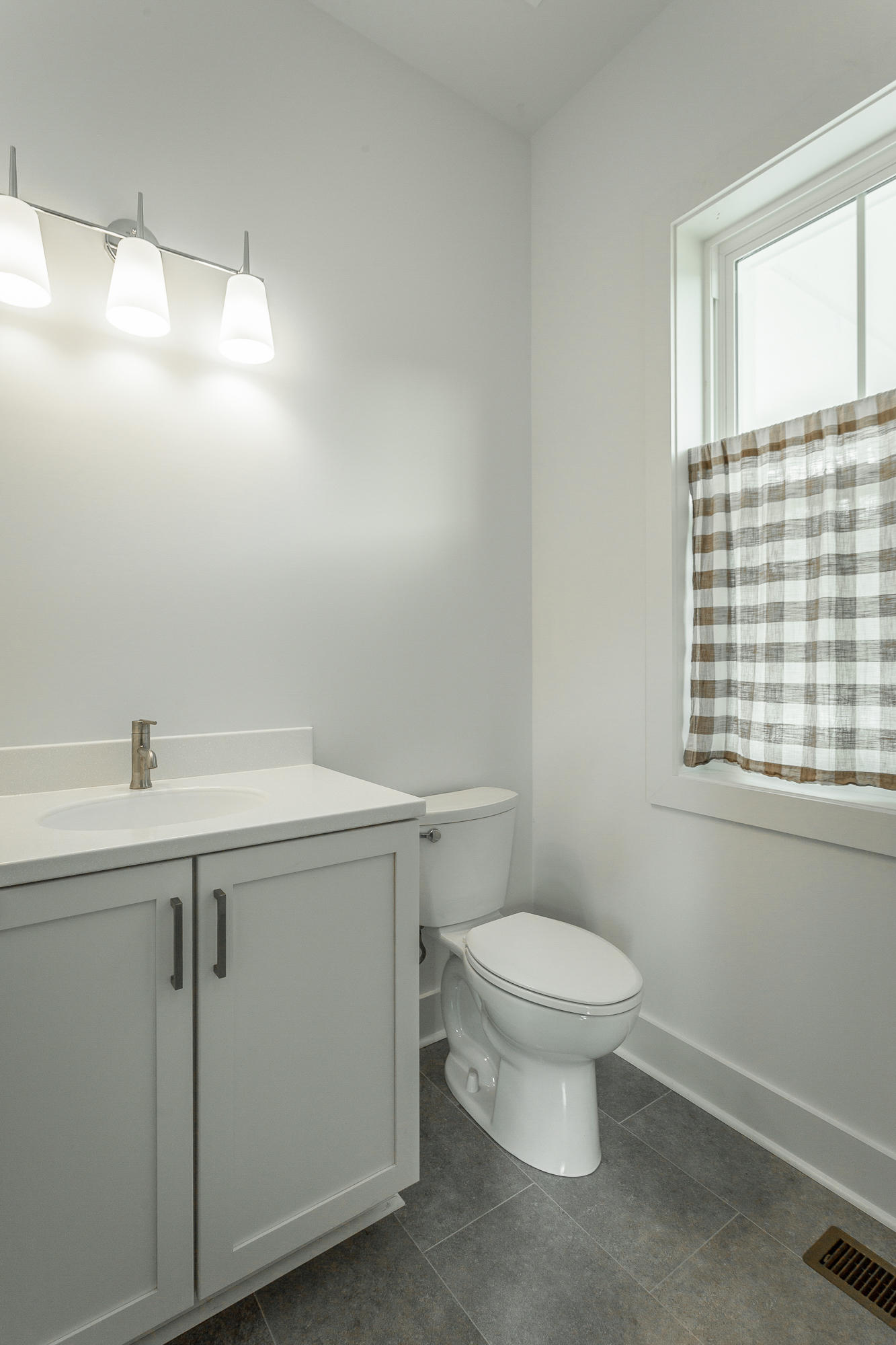 720 Miller Road Signal Mountain, TN 37377 - Photo 20 of 118 Half Bath