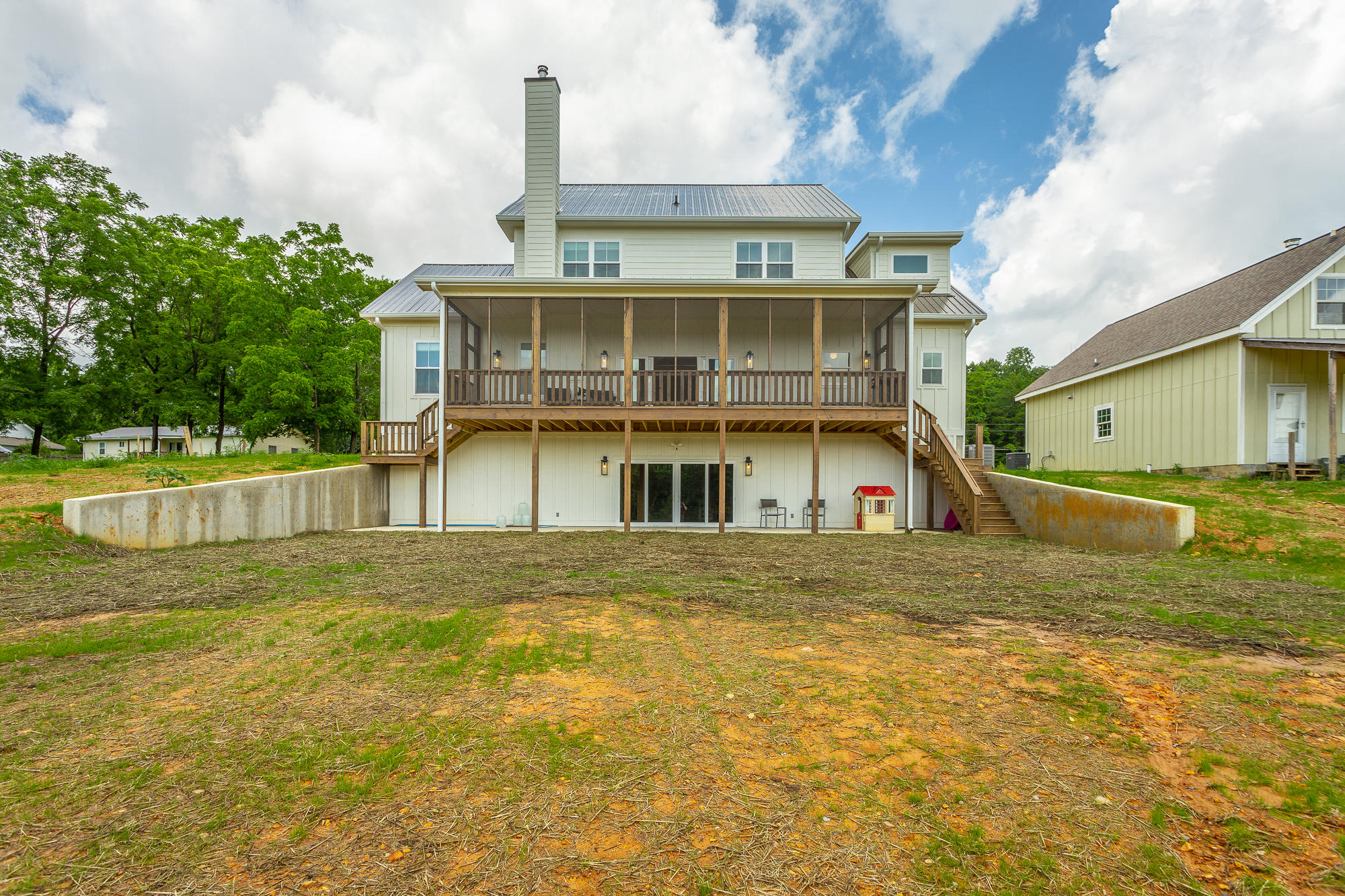 720 Miller Road Signal Mountain, TN 37377 - Photo 29 of 118 Back View