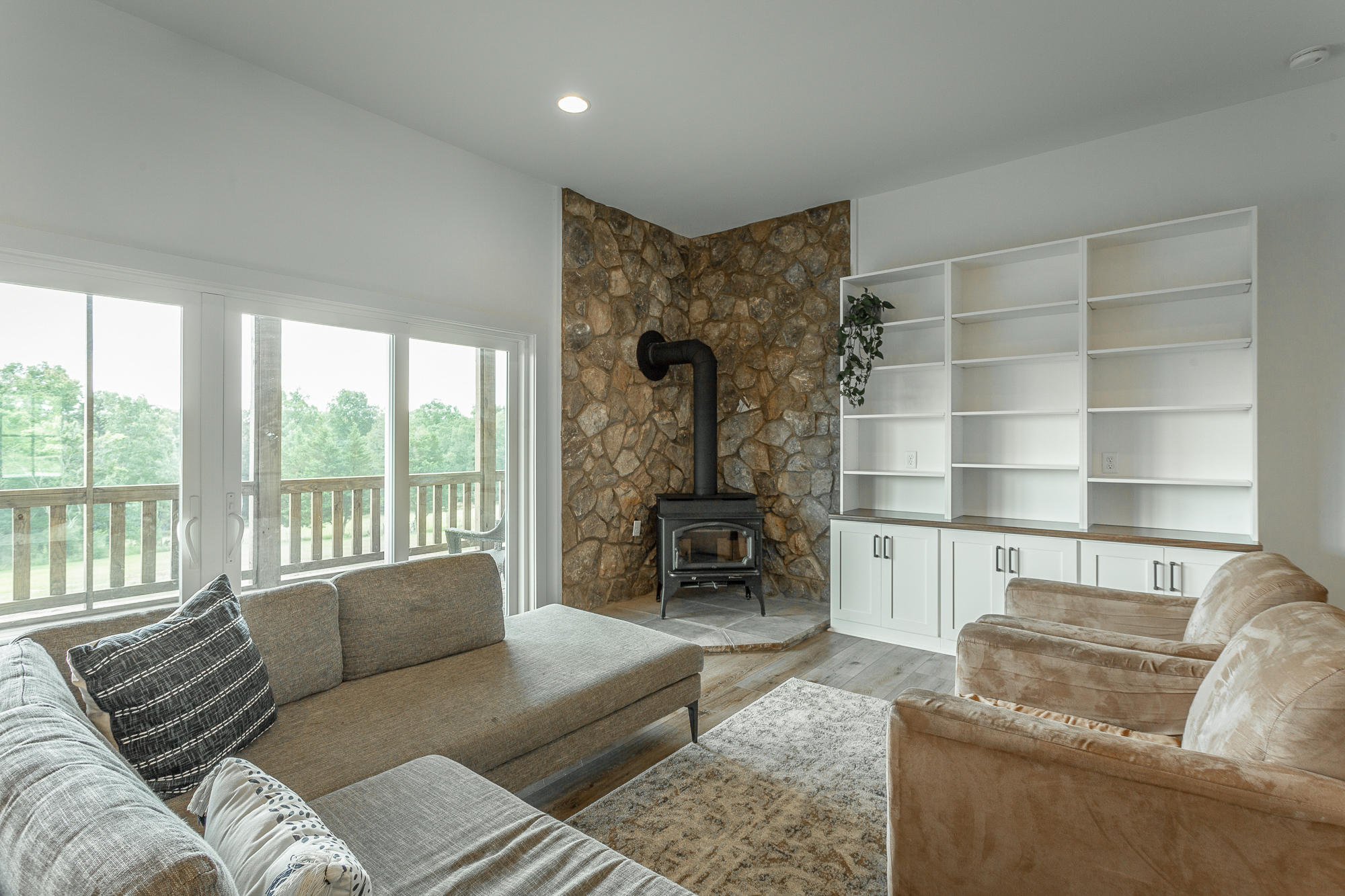 720 Miller Road Signal Mountain, TN 37377 - Photo 7 of 118 Living Room