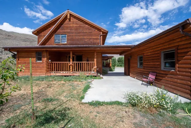 $1,800,000 | 9885 Challis Creek Road, Challis, ID 83226