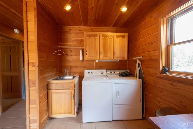 $1,800,000 | 9885 Challis Creek Road, Challis, ID 83226