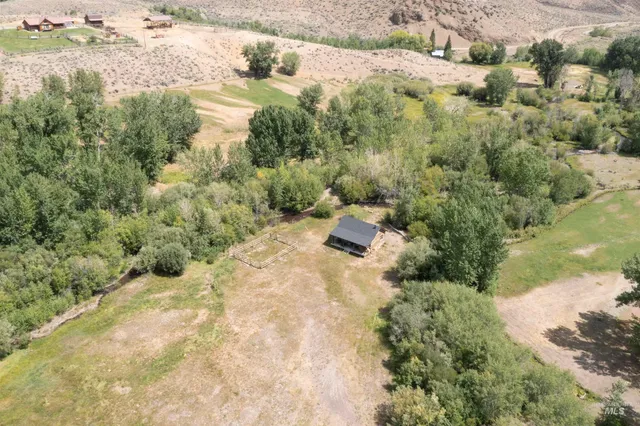 $1,800,000 | 9885 Challis Creek Road, Challis, ID 83226