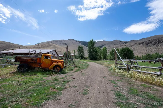 $1,800,000 | 9885 Challis Creek Road, Challis, ID 83226