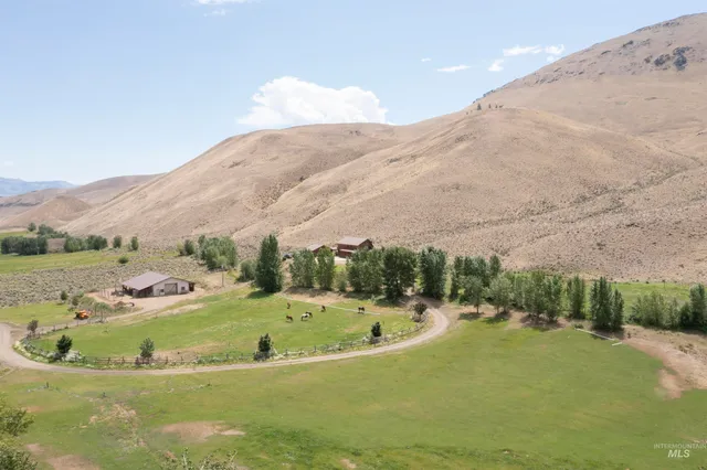$1,800,000 | 9885 Challis Creek Road, Challis, ID 83226