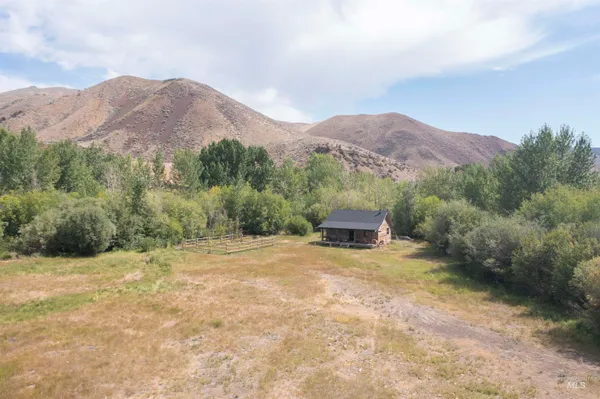 $1,800,000 | 9885 Challis Creek Road, Challis, ID 83226