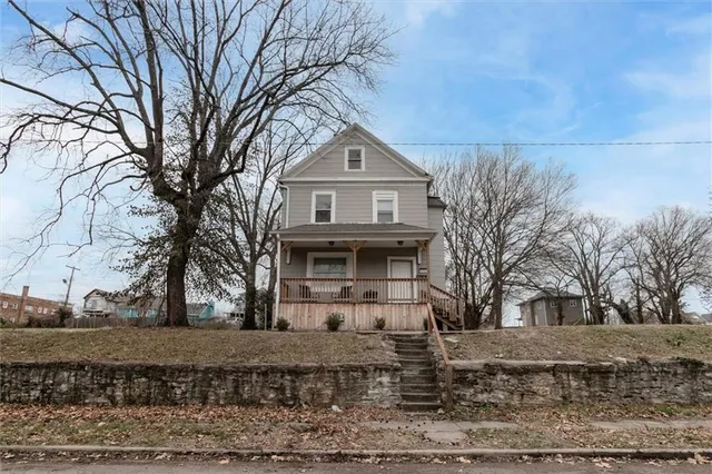 $259,000 | 2421 Chestnut Avenue, Kansas City, MO 64127