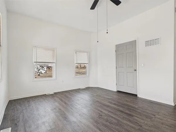 $240,000 | 2421 Chestnut Avenue, Kansas City, MO 64127