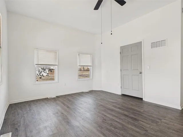 $240,000 | 2421 Chestnut Avenue, Kansas City, MO 64127