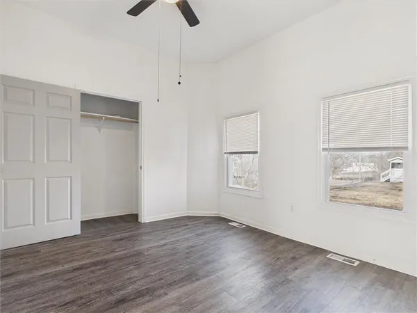 $240,000 | 2421 Chestnut Avenue, Kansas City, MO 64127