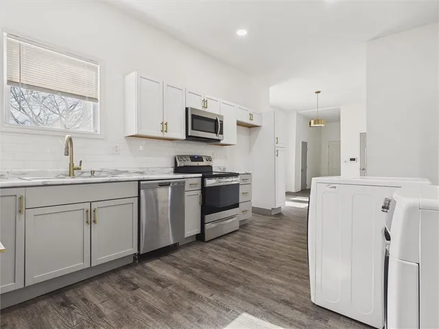 $240,000 | 2421 Chestnut Avenue, Kansas City, MO 64127