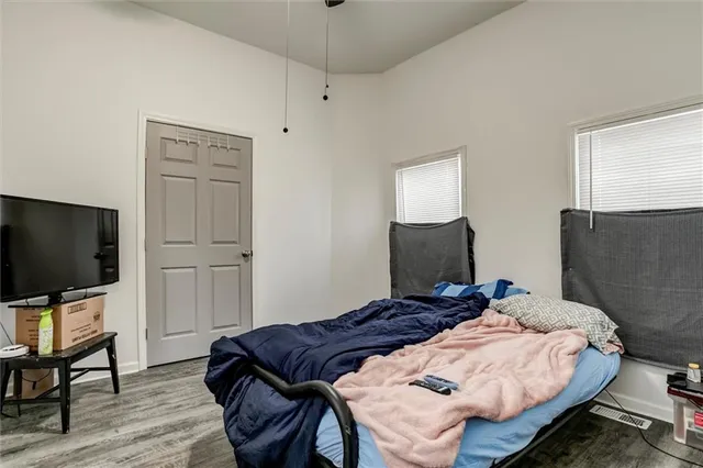 $244,900 | 2421 Chestnut Avenue, Kansas City, MO 64127