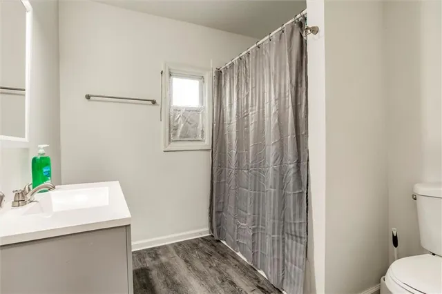 $244,900 | 2421 Chestnut Avenue, Kansas City, MO 64127