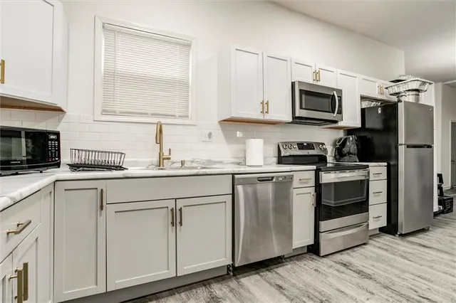 $244,900 | 2421 Chestnut Avenue, Kansas City, MO 64127