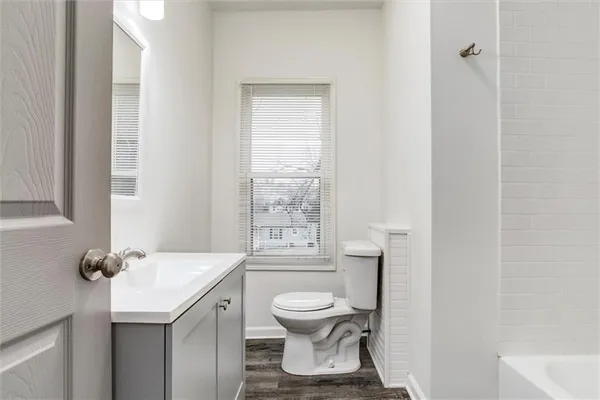 $240,000 | 2421 Chestnut Avenue, Kansas City, MO 64127