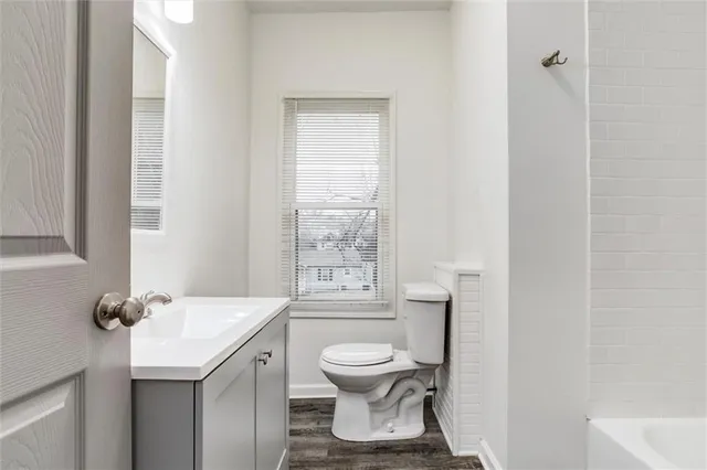 $240,000 | 2421 Chestnut Avenue, Kansas City, MO 64127