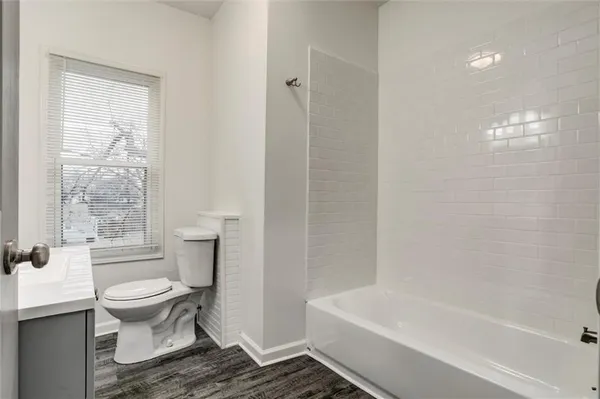 $240,000 | 2421 Chestnut Avenue, Kansas City, MO 64127