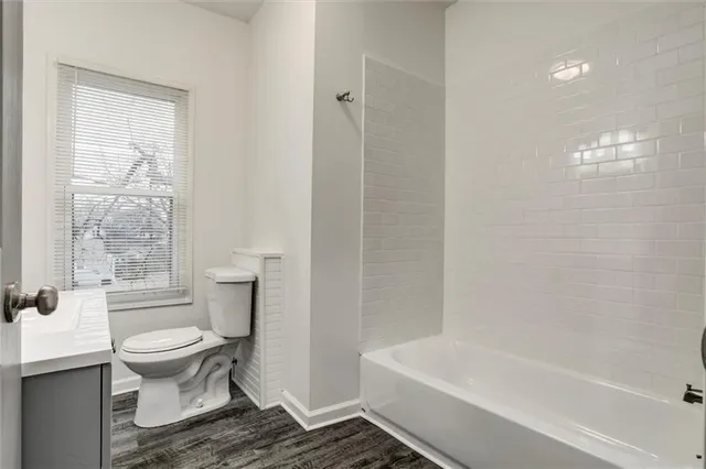 $240,000 | 2421 Chestnut Avenue, Kansas City, MO 64127