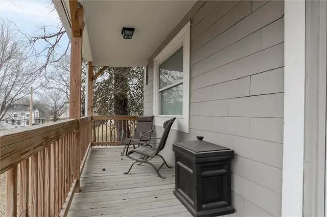 $244,900 | 2421 Chestnut Avenue, Kansas City, MO 64127