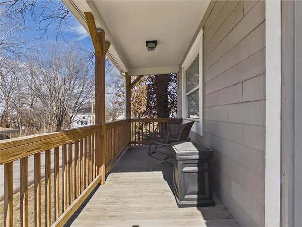 $240,000 | 2421 Chestnut Avenue, Kansas City, MO 64127