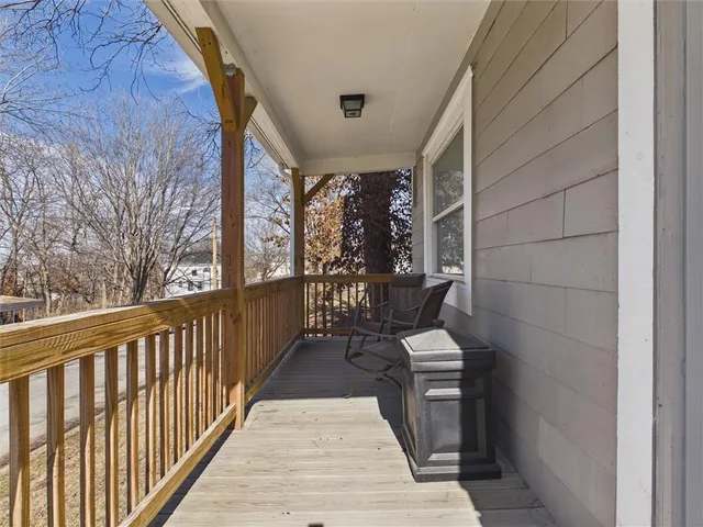 $240,000 | 2421 Chestnut Avenue, Kansas City, MO 64127