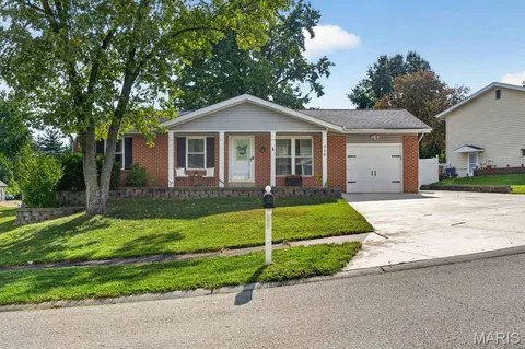 $299,000 | 716 Fetlock Drive, Fenton, MO 63026