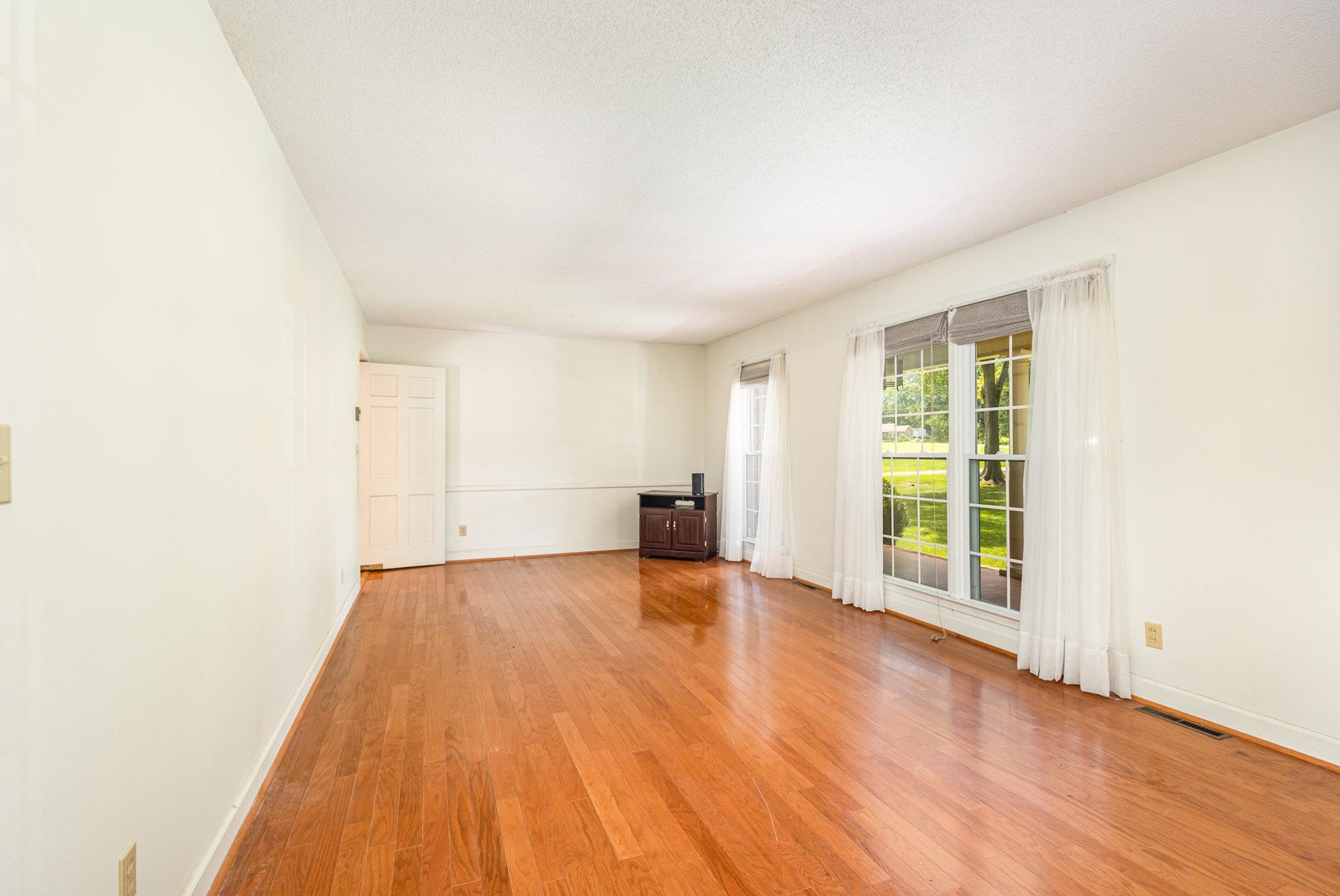 419 Ridge Drive Laurens, SC 29360 - Photo 5 of 32