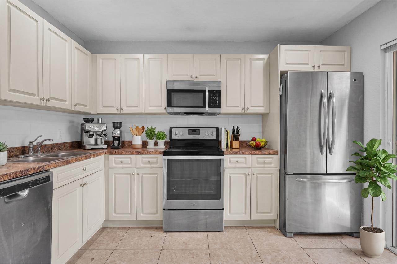 520 Southridge Road Delray Beach, FL 33444 - Photo 8 of 30 Virtually Staged