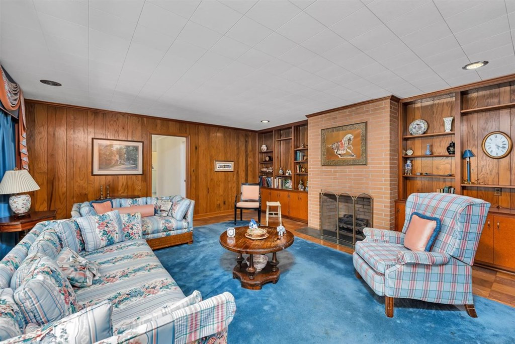 5487 Springfield Road Williston, SC 29853 - Photo 9 of 36 Gallery Image 9