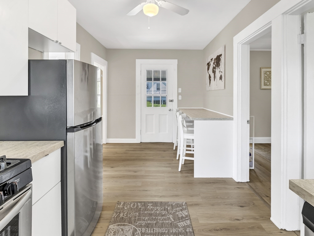 52 H Street Hull, MA 02045 - Photo 5 of 41