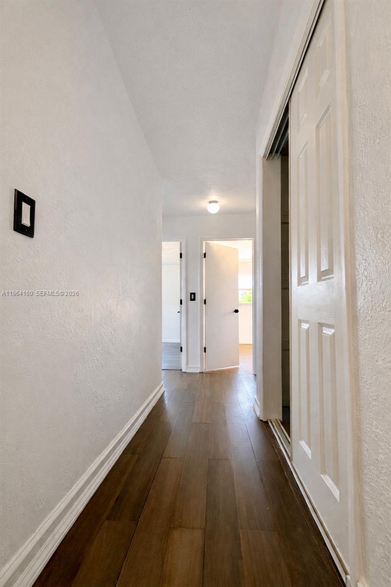 640 Northwest 16th Street Pompano Beach, FL 33060 - Photo 4 of 36
