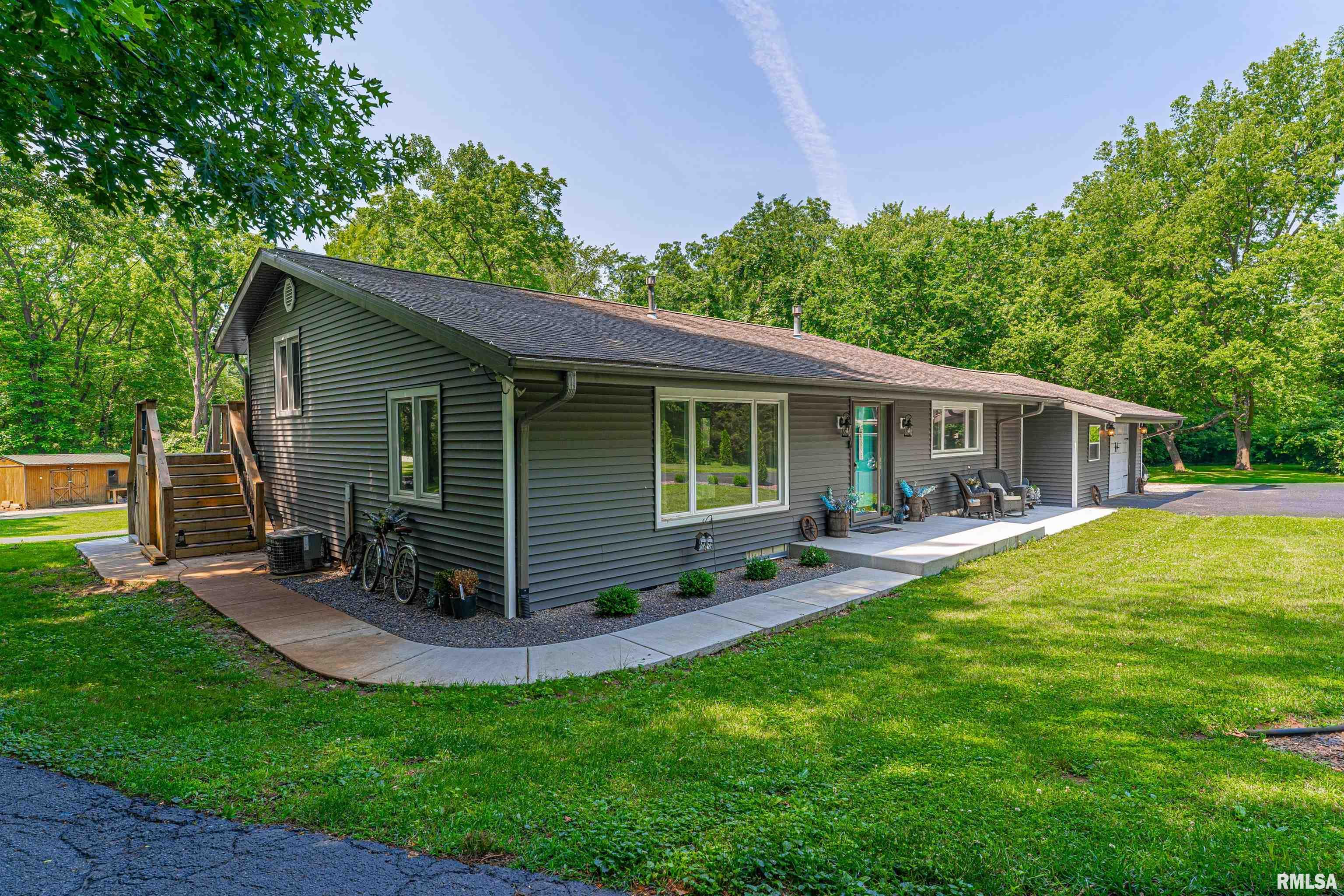 35 Arabian Spur Springfield, IL 62702 - Photo 3 of 43