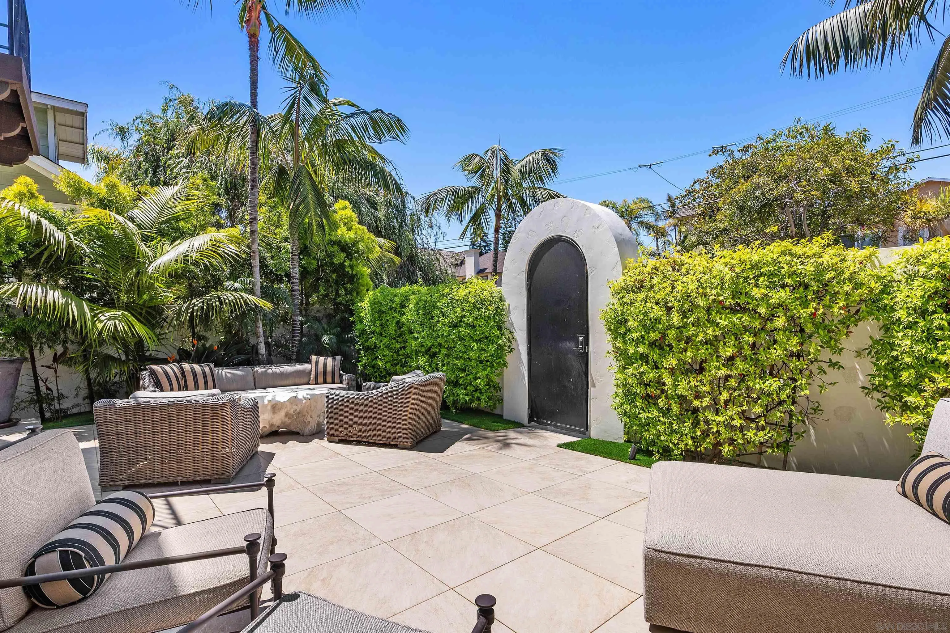 227 Neptune Avenue Encinitas, CA 92024 - Photo 3 of 36