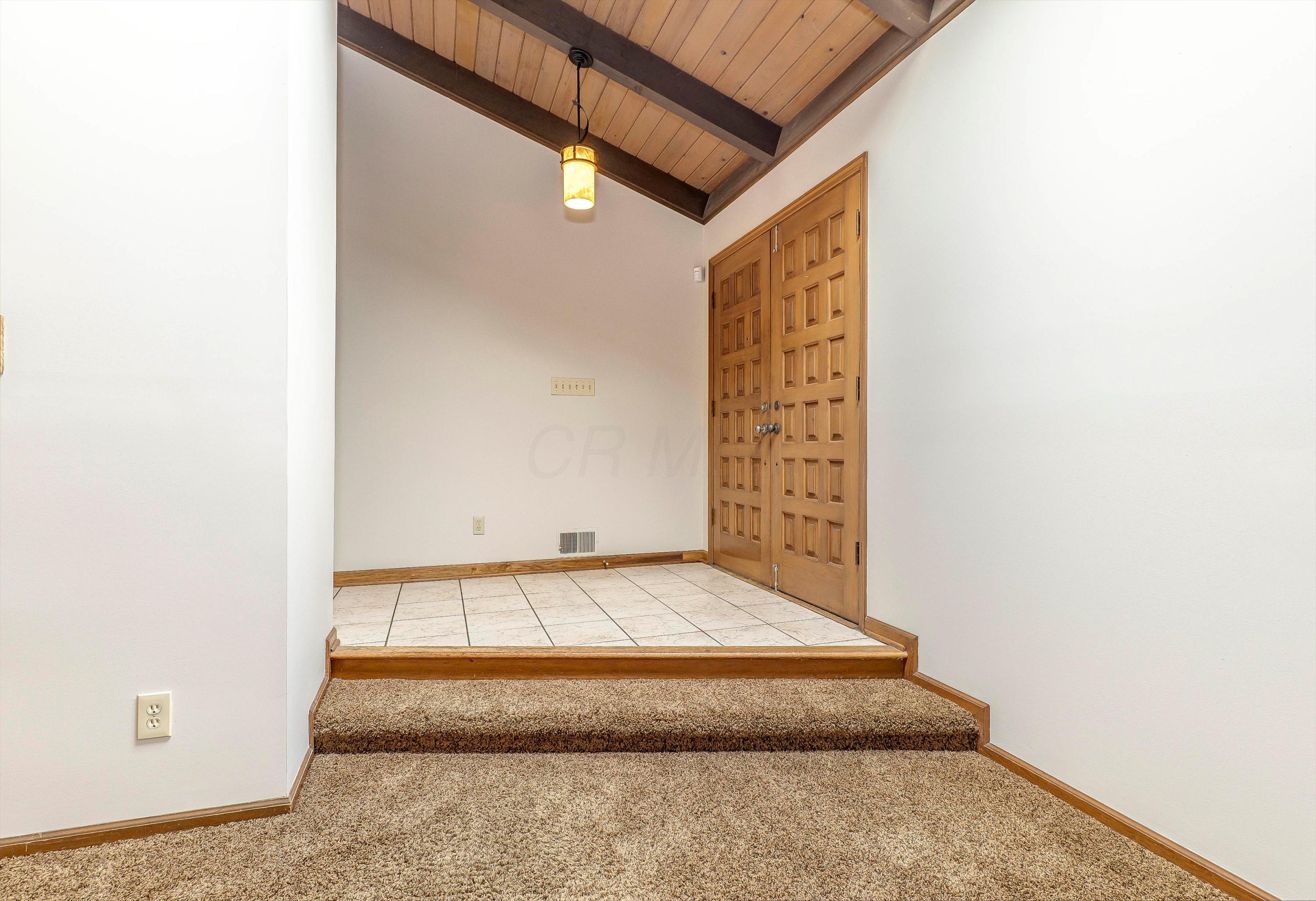1950 Carriage Road Powell, OH 43065 - Photo 6 of 66 Gallery Image 6
