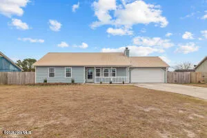 $238,400 | 412 Foxtrace Lane, Hubert, NC 28539