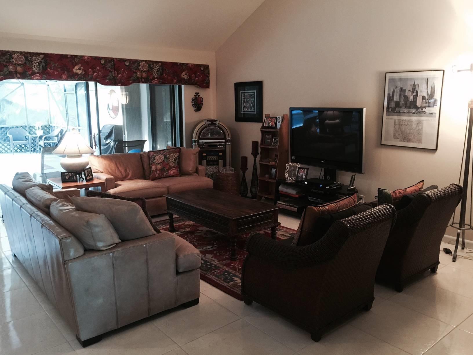 8708 Escondido Way East Boca Raton, FL 33433 - Photo 6 of 23 Living room