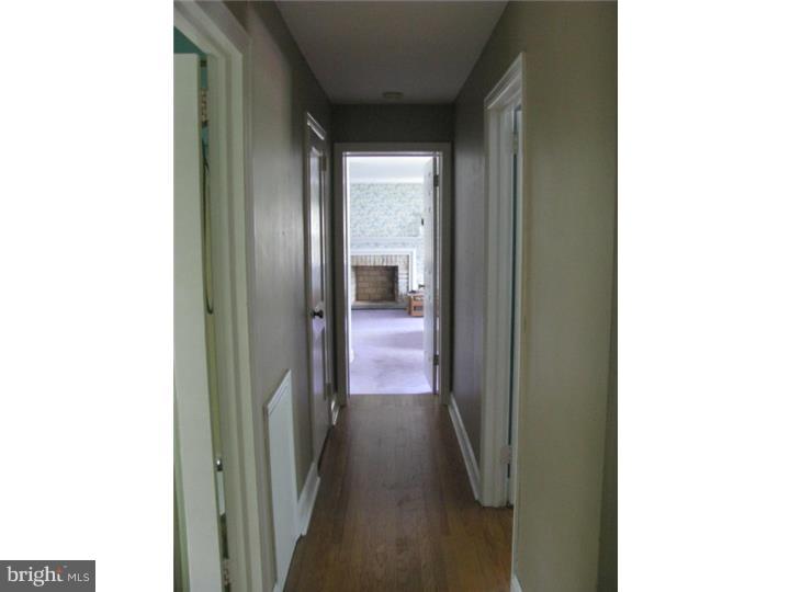303 East Country Club Lane Wallingford, PA 19086 - Photo 15 of 22 Hallway
