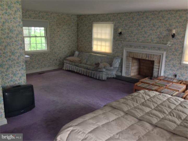 303 East Country Club Lane Wallingford, PA 19086 - Photo 8 of 22 Master Bedroom
