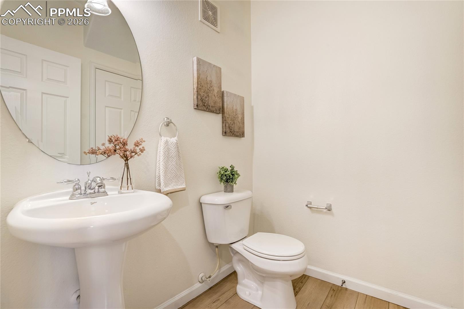 4040 Diamond Ridge View Colorado Springs, CO 80918 - Photo 16 of 43 Gallery Image 16