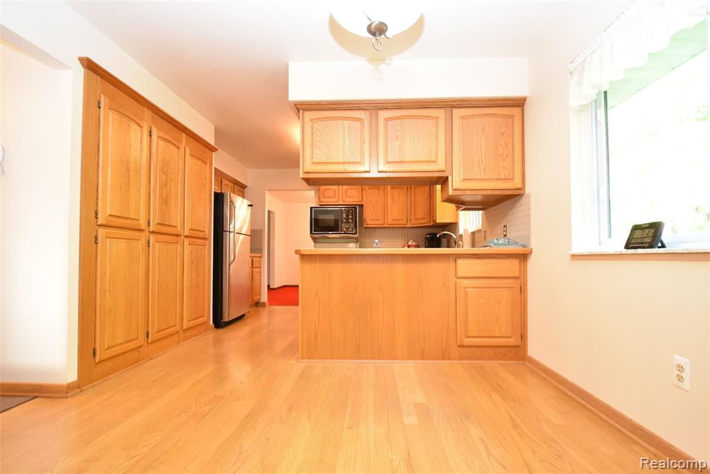 2356 Rochester Road Leonard, MI 48367 - Photo 11 of 40