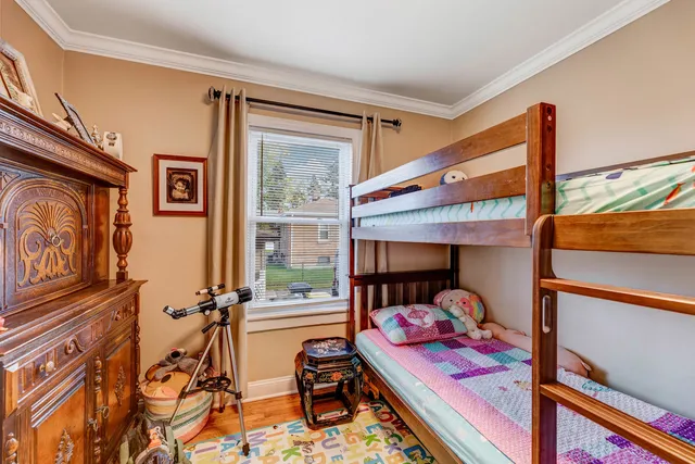 $369,900 | 2720 West 97th Street, Evergreen Park, IL 60805