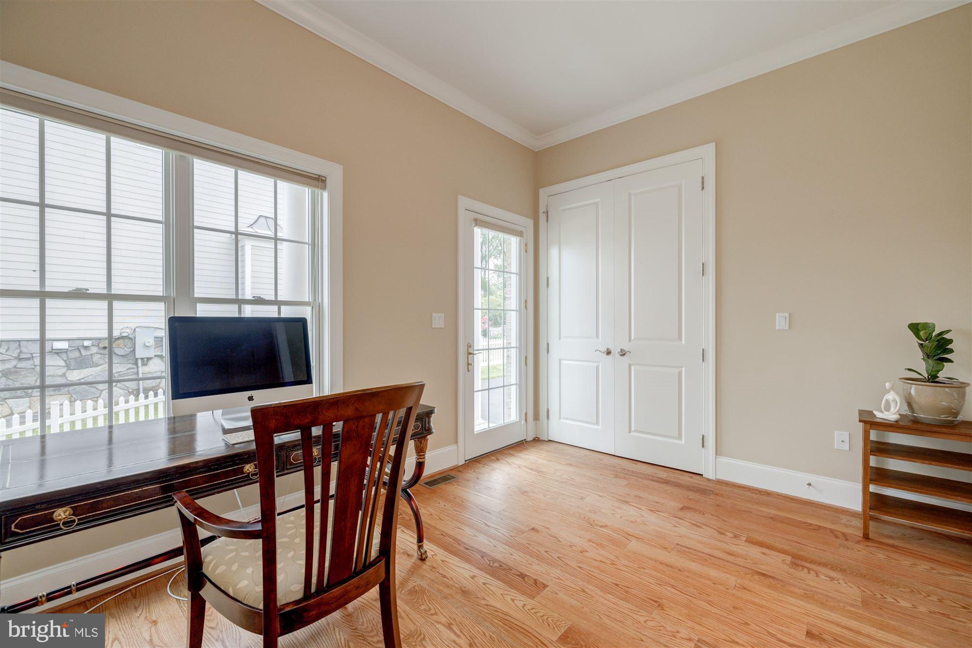 9810 Hall Road Potomac, MD 20854 - Photo 28 of 77 Main level office/Bedroom #8 with private entry