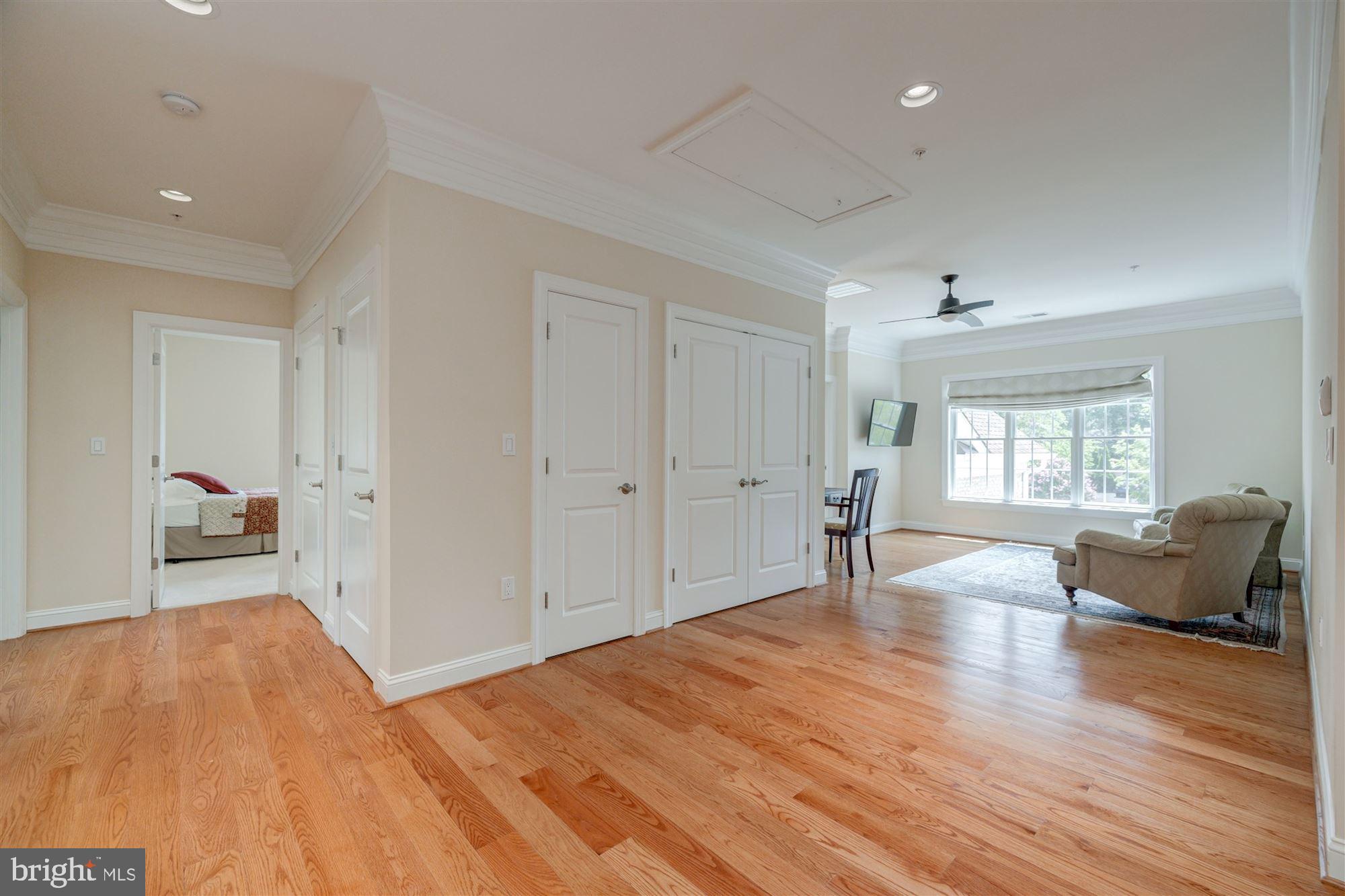 9810 Hall Road Potomac, MD 20854 - Photo 31 of 77 Perfect Teen Lounge/Open Office